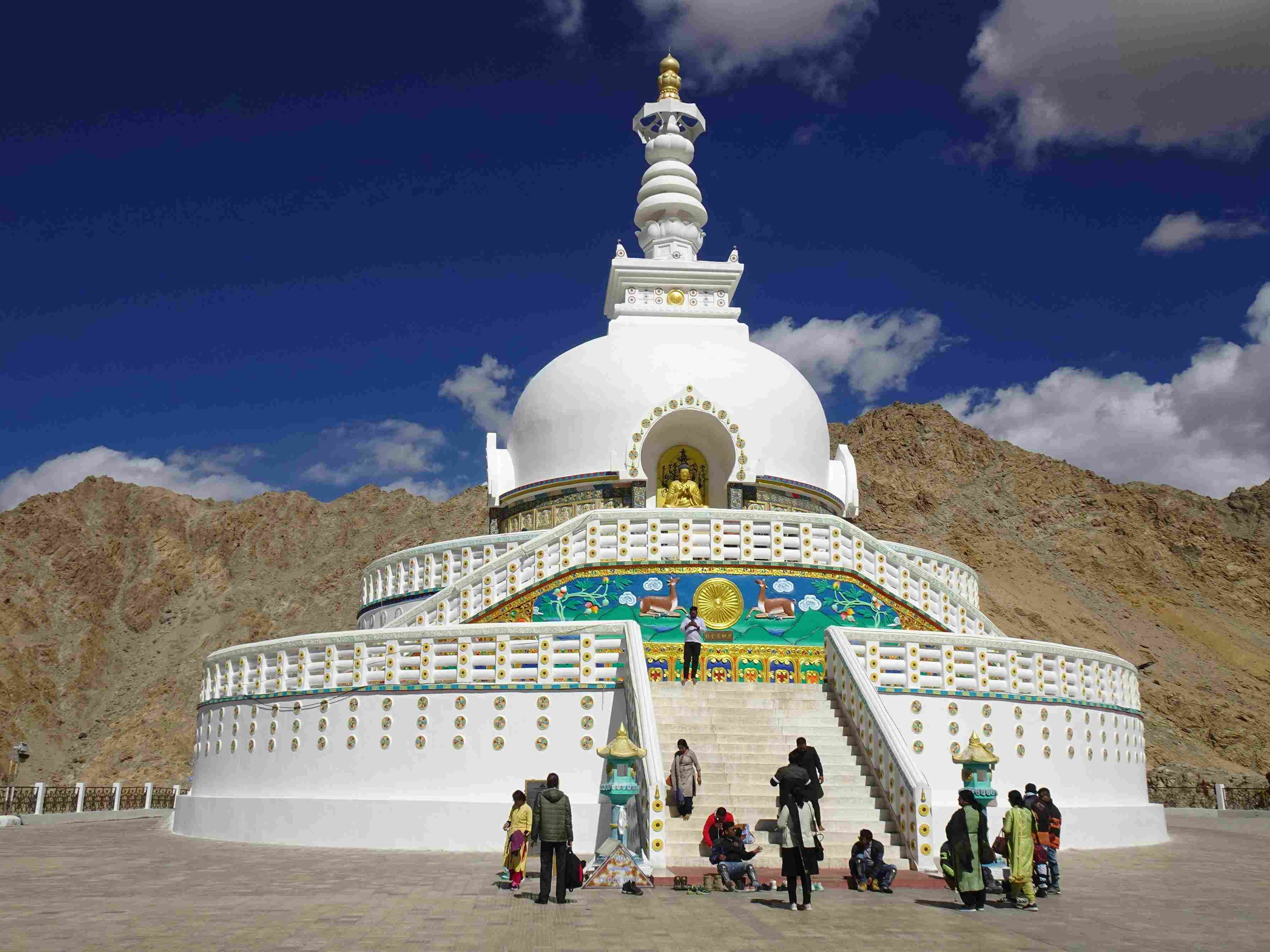 shanti stupa